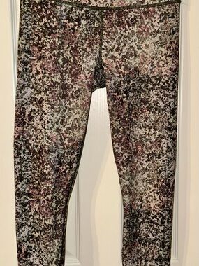Fabletics Pink, Black & Green Speckled Active leggings